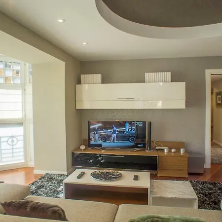 Downtown Design Daire *